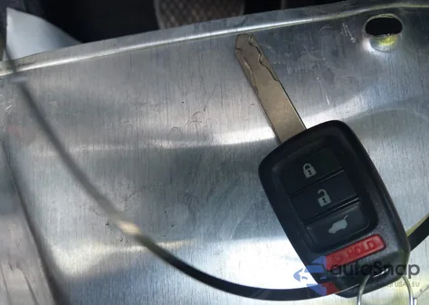 2009 Honda Accord 2.4 Lx z USA, uszkodzony, nr VIN 1HGCP26329A130845